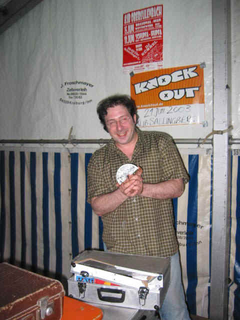 img03.jpg (34067 Byte)